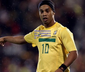 利物浦主帅斯洛特坚定留人，萨拉赫是球队未来关键，离队传闻无根据